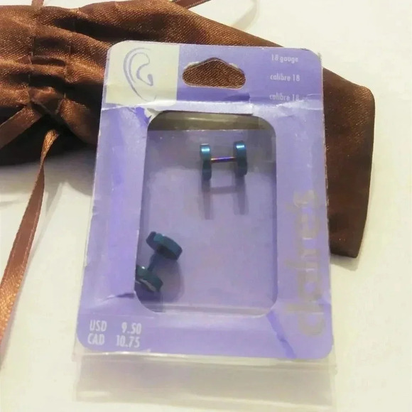 Claire's 18 Gauge Cartlidge/Helix Barbell Set - Picture 3 of 3